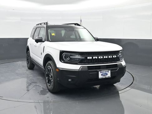 New 2025 Ford Bronco Sport Outer Banks w/ Outer Banks Tech Package+ image 2