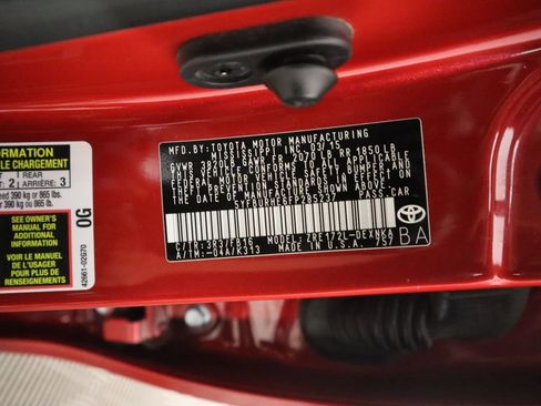 Used 2015 Toyota Corolla LE image 35