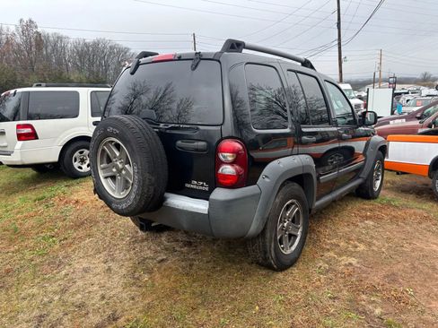 Used 2005 Jeep Liberty Renegade image 17