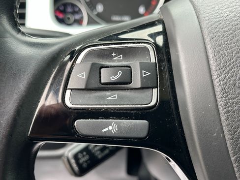 Used 2015 Volkswagen Touareg TDI image 26