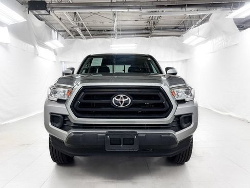 Used 2020 Toyota Tacoma SR AWD/4WD image 2