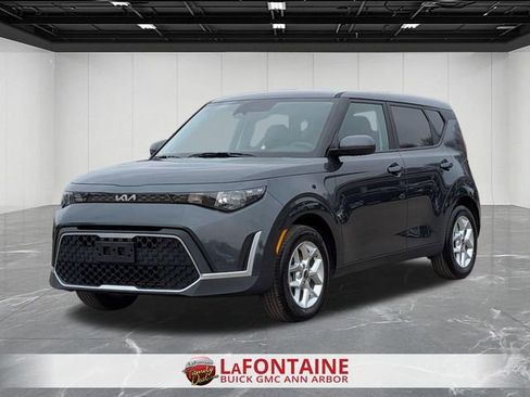 Used 2025 Kia Soul LX w/ LX Technology Package image 1
