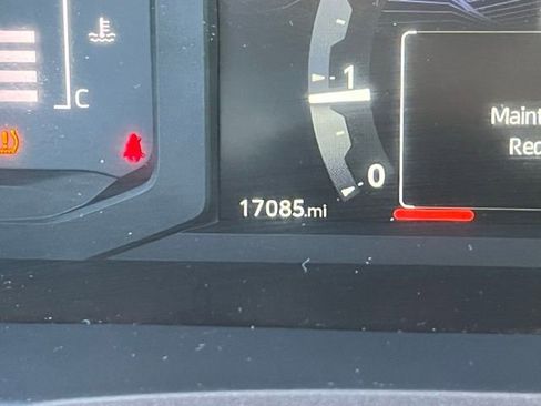 Used 2025 Toyota Tacoma SR image 16