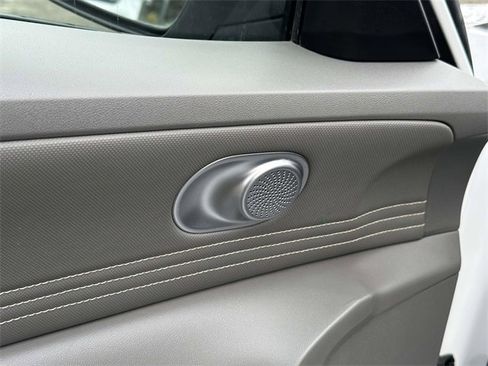 Used 2022 Hyundai Elantra SEL w/ Convenience Package image 14