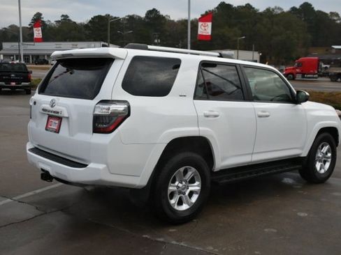 Used 2024 Toyota 4Runner SR5 image 5