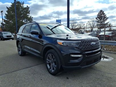 Certified 2023 Ford Explorer XLT w/ Equipment Group 202A