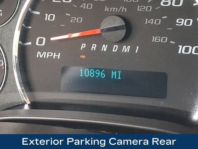 Used 2025 Chevrolet Express 2500 w/ Driver Convenience Package RWD image 6