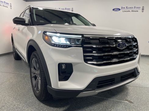 Used 2025 Ford Explorer Active w/ Active Comfort Package image 34