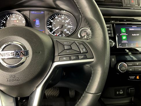 Used 2018 Nissan Rogue SV w/ Premium Package AWD/4WD image 12