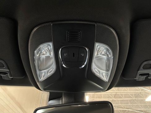 Used 2025 Jeep Compass Limited AWD/4WD image 17