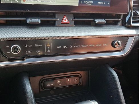 Used 2023 Kia Sportage SX image 17