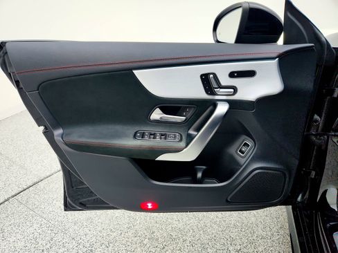 Used 2023 Mercedes-Benz CLA 250 image 21