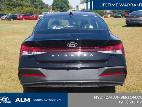 New 2026 Hyundai Elantra SE FWD image 8