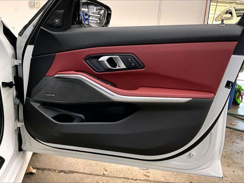 Used 2025 BMW 330i xDrive Sedan w/ M Sport Package image 27