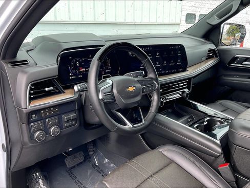 Used 2026 Chevrolet Tahoe High Country AWD/4WD image 17