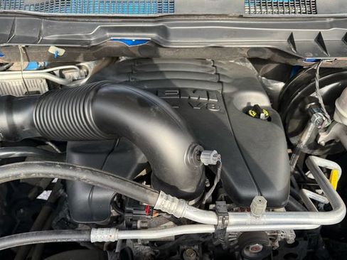 Used 2018 RAM 1500 Sport w/ Hydro Blue Sport Package image 24