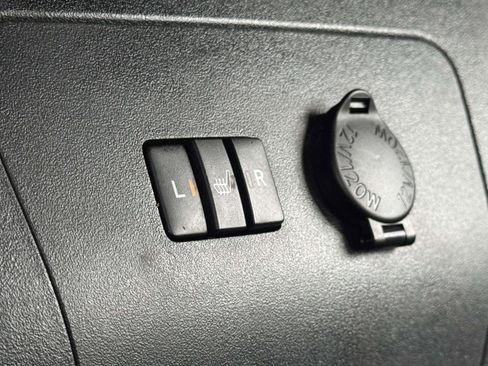 Used 2014 Toyota Prius Four image 31