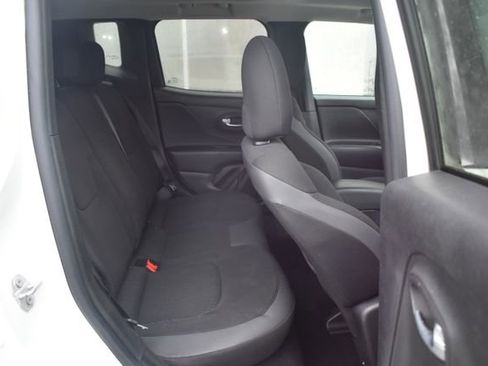 Used 2019 Jeep Renegade Altitude w/ Quick Order Package 2XM AWD/4WD image 38