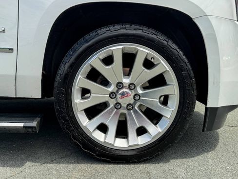 Used 2018 GMC Yukon Denali w/ Open Road Package AWD/4WD image 10