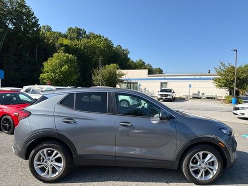 Used 2020 Buick Encore GX Preferred w/ Cold Weather Comfort Package AWD/4WD image 12