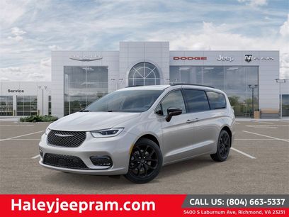 New 2026 Chrysler Pacifica Limited