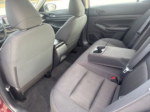 Used 2025 Nissan Altima 2.5 SV image 16