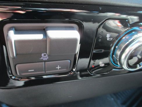 New 2026 GMC Sierra 3500 SLE w/ SLE Value Package image 20