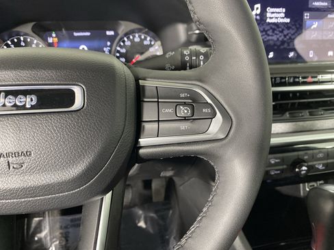Used 2023 Jeep Compass Latitude AWD/4WD image 22