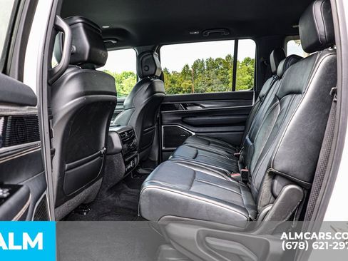 Used 2024 Jeep Wagoneer L Series II w/ Flexible Seating Group image 21