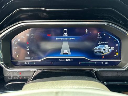 Used 2024 Chevrolet Silverado 1500 High Country w/ Technology Package image 25