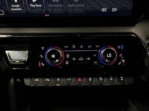 Used 2025 GMC Sierra 1500 AT4X image 42