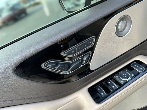 Used 2020 Lincoln Aviator Reserve w/ Equipment Group 202A image 14