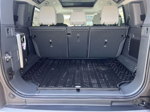 New 2025 Land Rover Defender 110 S image 27