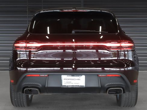 Certified 2024 Porsche Macan AWD/4WD image 9