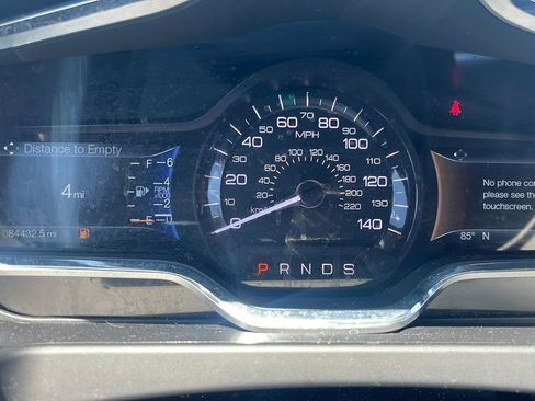 Used 2019 Lincoln MKT AWD image 15