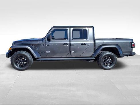 Used 2021 Jeep Gladiator Sport image 3
