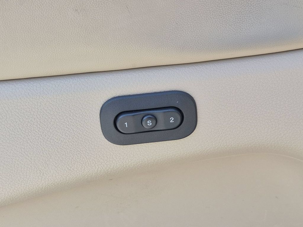 Used 2018 Jeep Grand Cherokee Limited AWD/4WD image 12