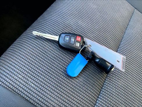 Used 2016 Toyota Corolla S image 13