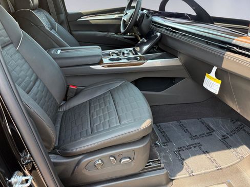 New 2026 Cadillac Escalade Platinum Sport AWD/4WD image 13