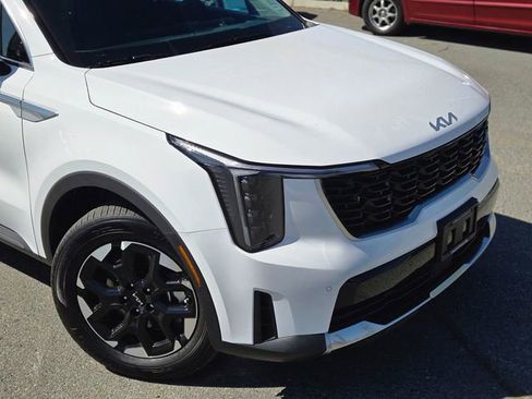 New 2026 Kia Sorento S FWD image 4
