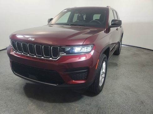 New 2025 Jeep Grand Cherokee Laredo X image 3