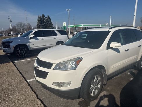 Used 2011 Chevrolet Traverse LT w/ Personal Connectivity Package image 3