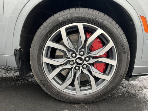 Used 2023 Cadillac XT6 Sport w/ Technology Package image 11