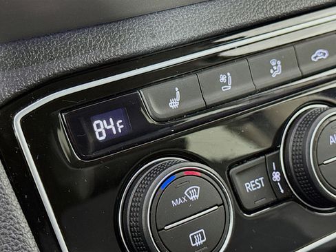 Used 2023 Volkswagen Atlas SEL Premium image 21