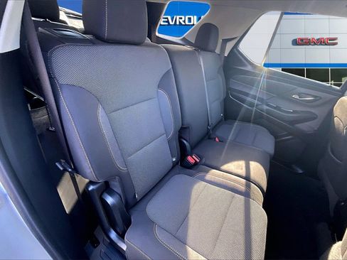 Used 2021 Chevrolet Traverse LS image 25
