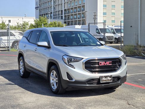 Used 2018 GMC Terrain SLE FWD image 3