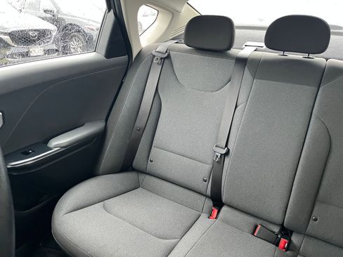 Used 2025 Kia K4 LXS image 38