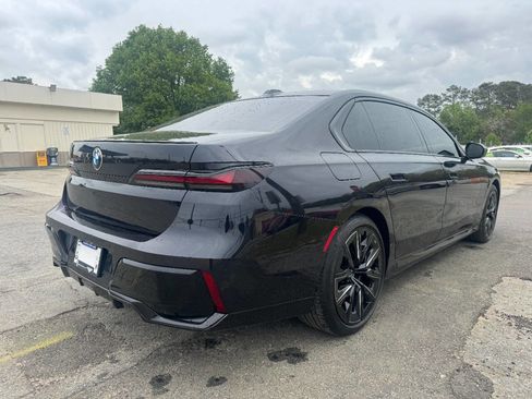 Used 2023 BMW 740i image 6