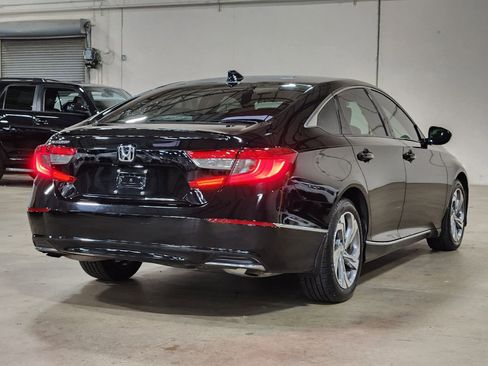 Used 2018 Honda Accord EX image 8