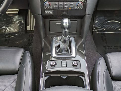 Used 2017 INFINITI QX70 2WD w/ Premium Package image 19